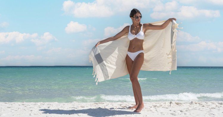10 Must-Haves to Make the Most of Your Remaining Summer Beach Days
