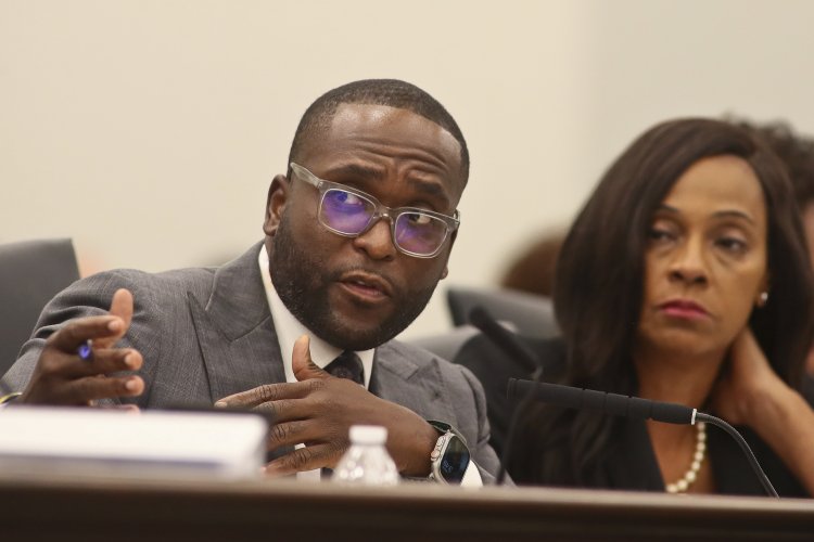 ‘Academic bomb in our community’: Black leaders decry Florida’s African American history standards