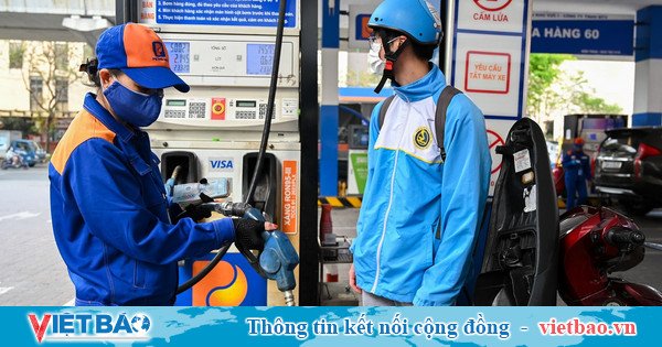 Giá xăng dầu trong nước tăng, cao nhất là diesel tăng hơn 1.800 đồng/lít