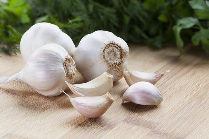 What Are The Benefits Of Garlic For Hair, How Is It Applied?