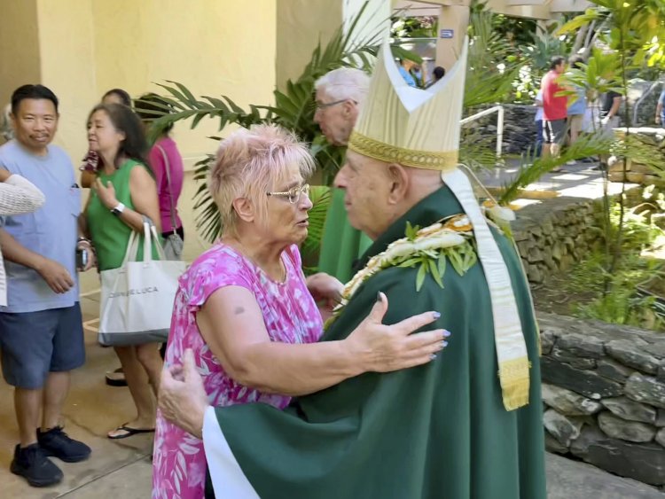 Hawaii's churches offer prayers for the dead and the missing after Maui wildfires