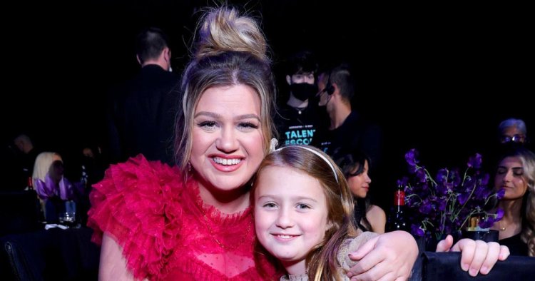 Kelly Clarkson Duets with Daughter River Rose on Upcoming 'Chemistry' Song