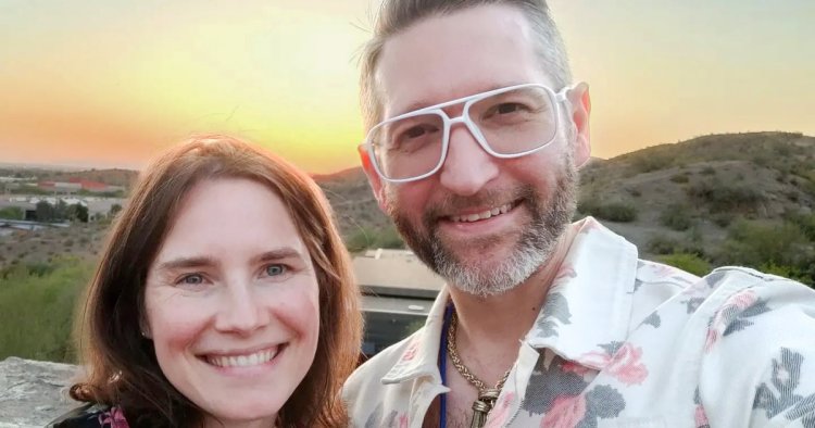 Amanda Knox and Husband Christopher Robinson’s Relationship Timeline