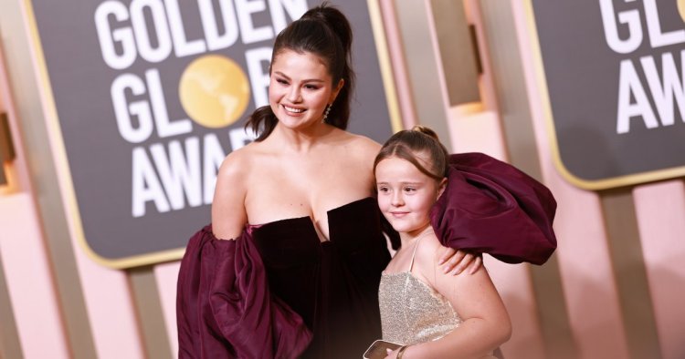 See Selena Gomez’s Little Sister Give Brooklyn Beckham His Buzzcut