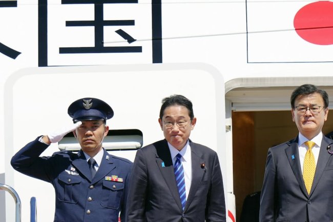 岸田文雄首相「人間中心の国際協力訴える」 米国へ出発