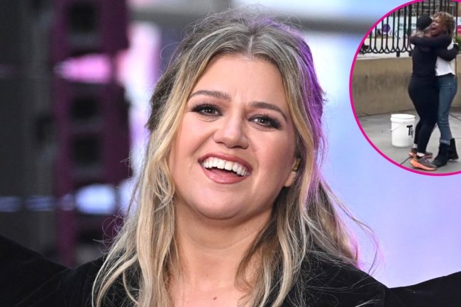 Kelly Clarkson Surprises Street Musician in Vegas, Joins Her on Street