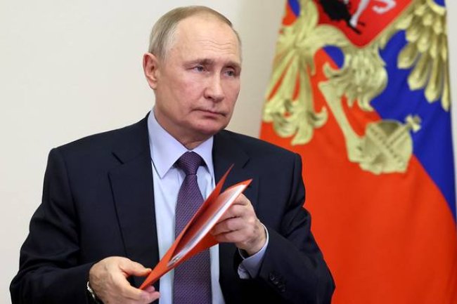 Путин повысил зарплату генпрокурору и главе СК на 5,5 процента