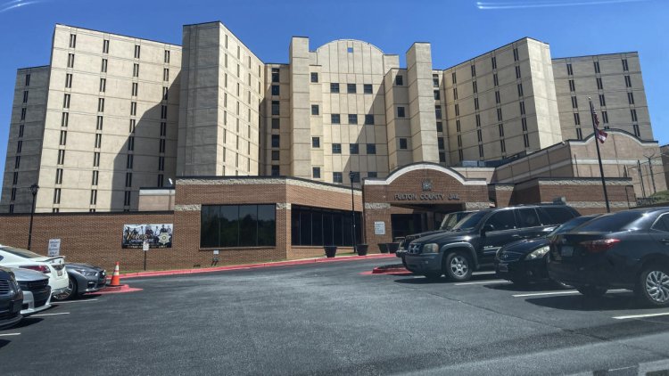 One dead, four injured in stabbings at notorious jail in Atlanta that's under federal investigation