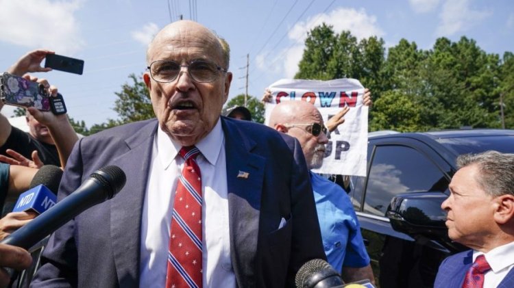 Giuliani asks judge to rescind charges in Georgia election case citing ‘deficiencies’