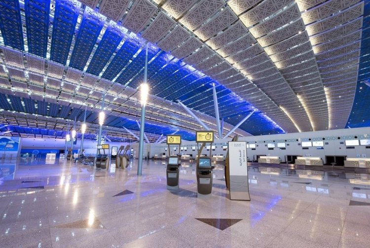 مطار الملك عبدالعزيز الأول في «الفئة الأولى».. و«القريات» الأعلى التزاماً بين المطارات الداخلية