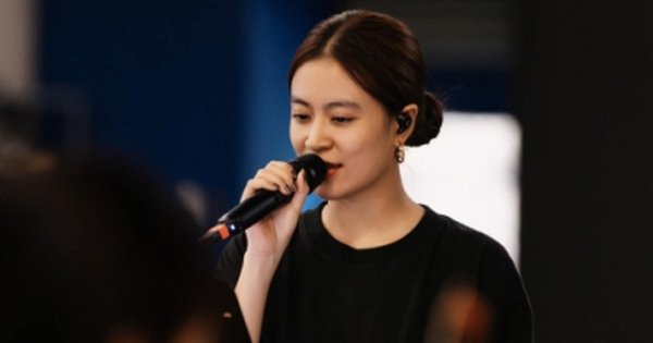 Hoàng Thùy Linh đăng clip hát live cùng dàn nhạc giao hưởng tập dượt cho concert, có đủ để đáp trả tranh cãi không?