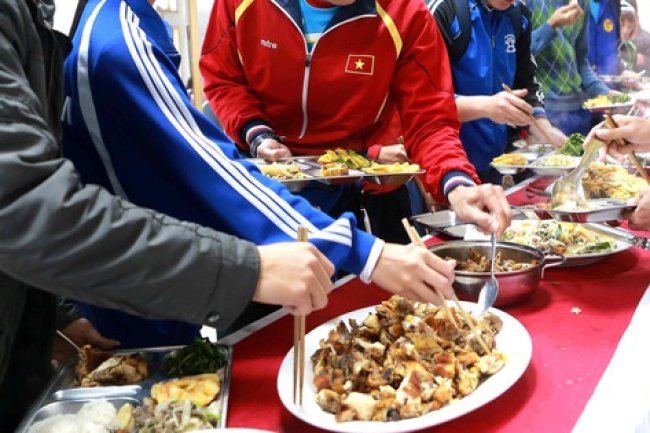 Rút đội tuyển bóng bàn trẻ quốc gia về Nhổn sau thông tin VĐV ăn đói