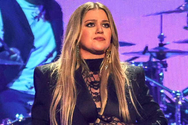 Kelly Clarkson Explains Why Post-Divorce Lyric Swaps Gave Her 'Perspective'