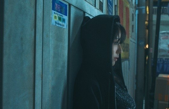 이효리, 6년 만에 ‘본업’ 시동… 신곡 ‘후디에 반바지’ 티저 공개