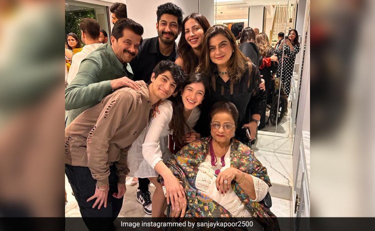 Can You Spot Arjun Kapoor In This Fam-Jam Pic Shared By Sanjay Kapoor?