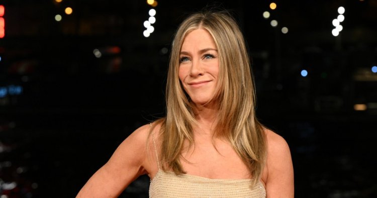 Jennifer Aniston Loves This Pore Vacuum: ‘Can I Take This Home With Me?’