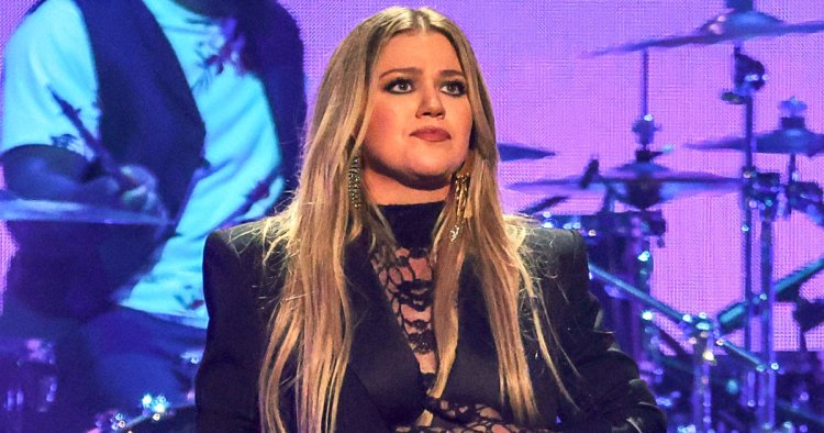 Kelly Clarkson Explains Why Post-Divorce Lyric Swaps Gave Her 'Perspective'
