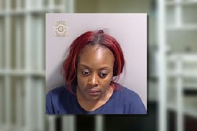 Fulton County jailer arrested after having inappropriate relationship with inmate, deputies say