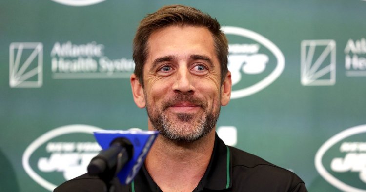 Aaron Rodgers Hints He's 'A Few Weeks' From NFL Comeback After Surgery