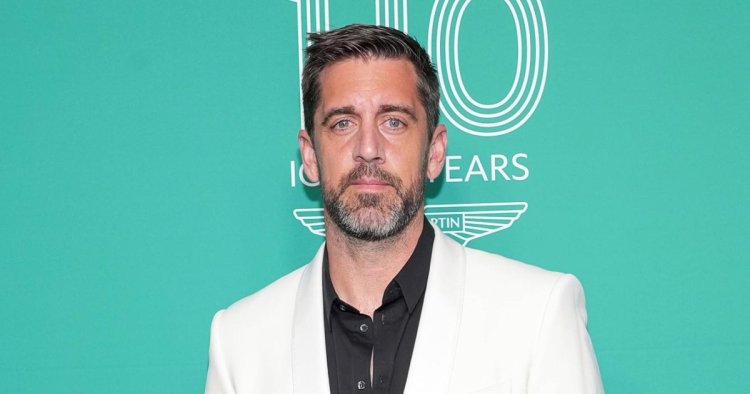 Aaron Rodgers Clarifies He Brought Tequila Not a Bong to the Jets Game