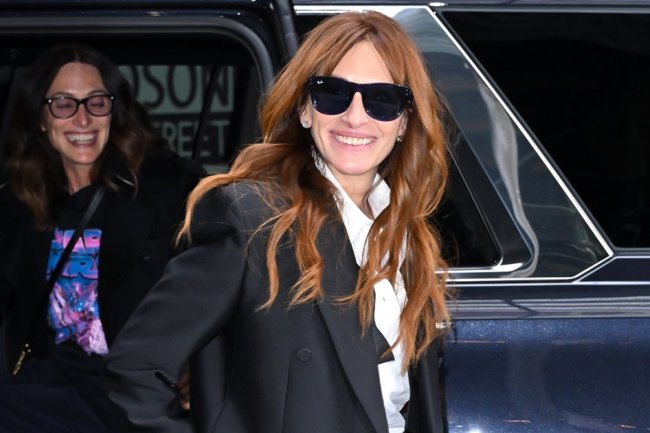 Julia Roberts Is Back With Another Short Suit