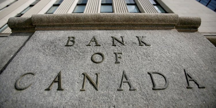 Bank of Canada Keeps Rates Unchanged, Cites Progress on Cooling Inflation