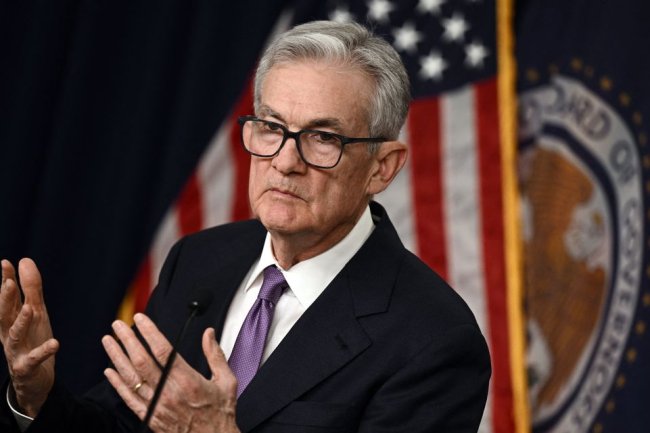The Fed’s Radical Shift Lets Main Street Down