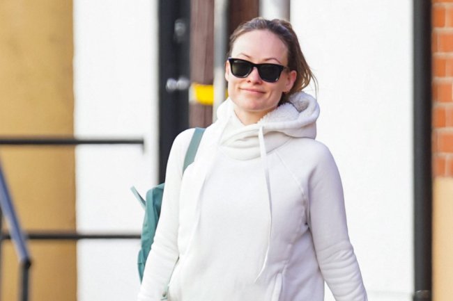 We’re Copying Olivia Wilde’s Funnel-Neck Hoodie Style ASAP