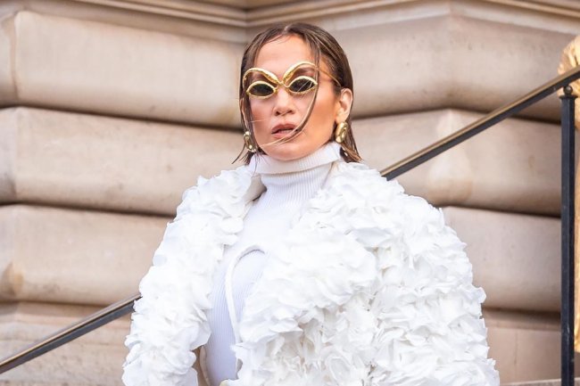Jennifer Lopez Is Seeing Gold With Metallic Sunglasses at Schiaparelli Show