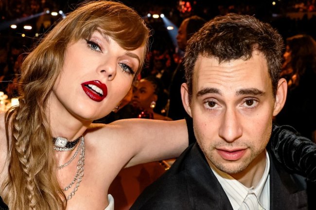 Taylor Swift Jokes Around With Jack Antonoff at the Grammys