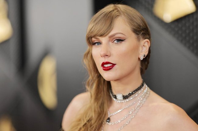 Taylor Swift Unveils Track List for ’The Tortured Poets Department’