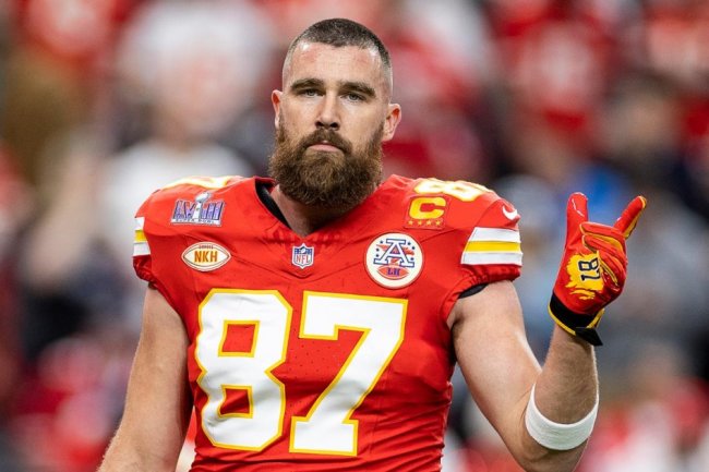 Travis Kelce Wins People's Choice Award for Athlete of the Year