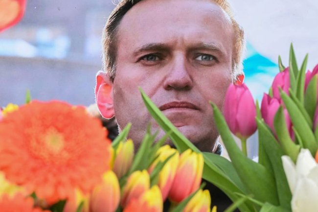 Navalny’s mother demands Putin release her son’s body