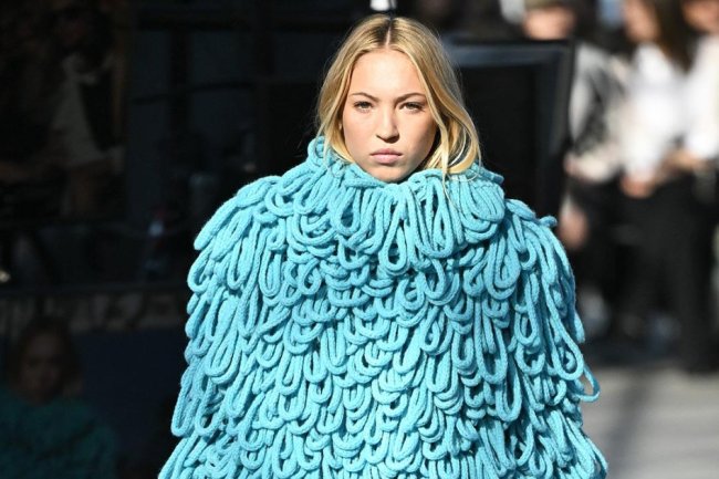Lila Moss Dons Blue Mop-Like Dress at Paris Fashion Week