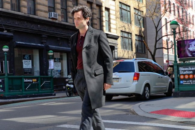 Penn Badgley Gives Major Lonely Boy Vibes Filming 'You' Season 5 in NYC