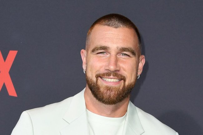 Travis Kelce's Barber Shows Athlete's Fresh Haircut for New Hosting Gig