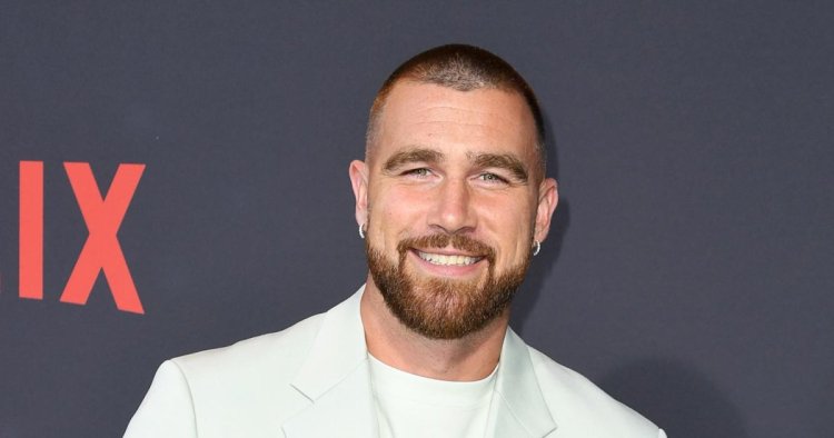 Travis Kelce's Barber Shows Athlete's Fresh Haircut for New Hosting Gig