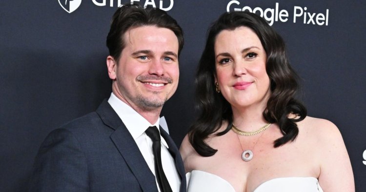 Melanie Lynskey Gushes Over Jason Ritter 'Genuinely Sacrificing' for Her Career to Shine
